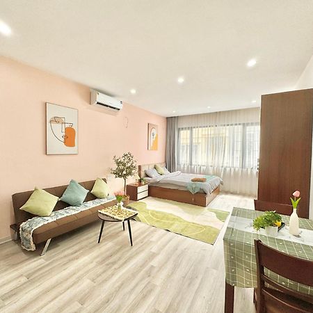 Modern & Comfy Apartment Ханой Екстериор снимка