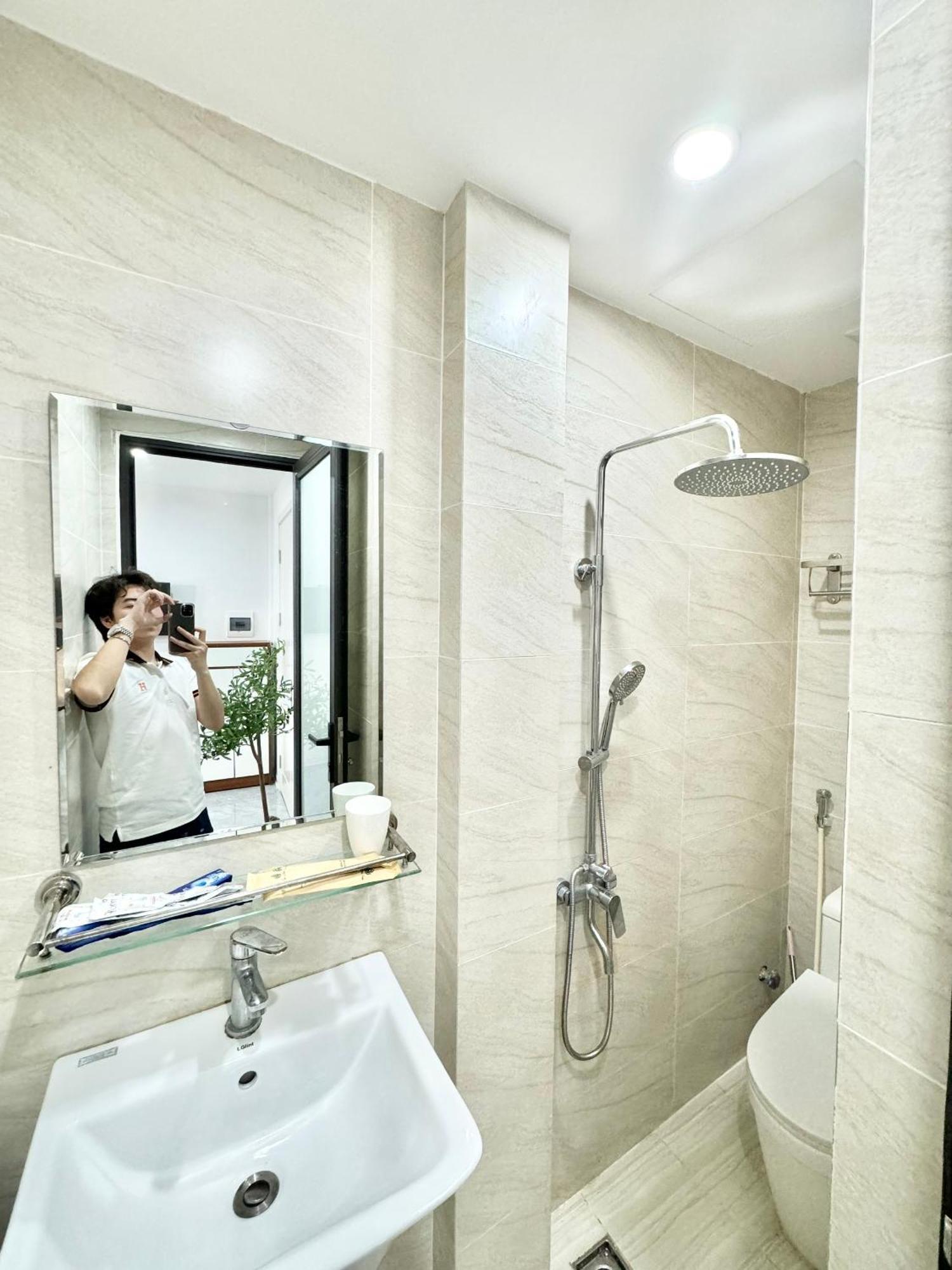 Modern & Comfy Apartment Ханой Екстериор снимка