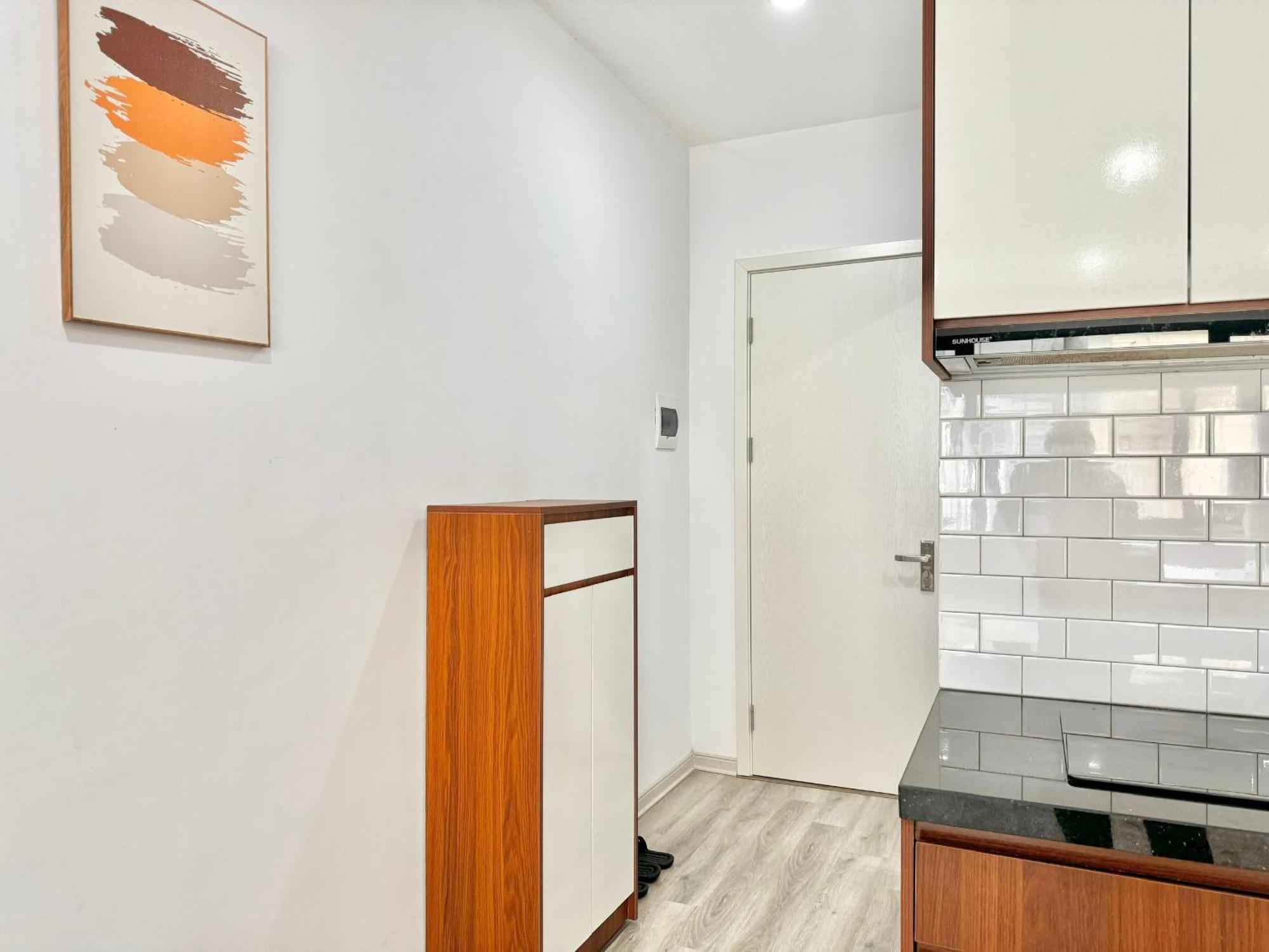 Modern & Comfy Apartment Ханой Екстериор снимка