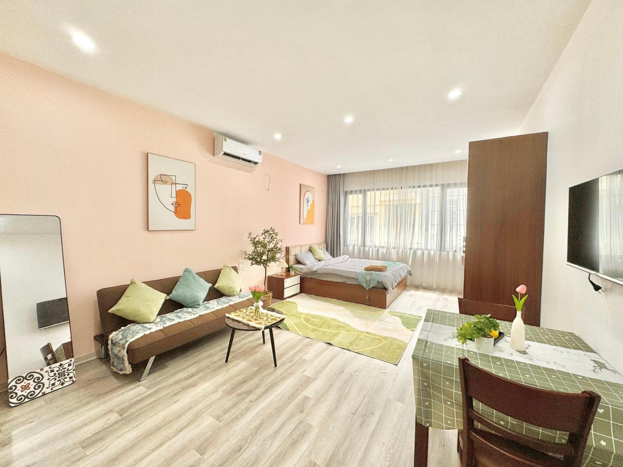 Modern & Comfy Apartment Ханой Екстериор снимка
