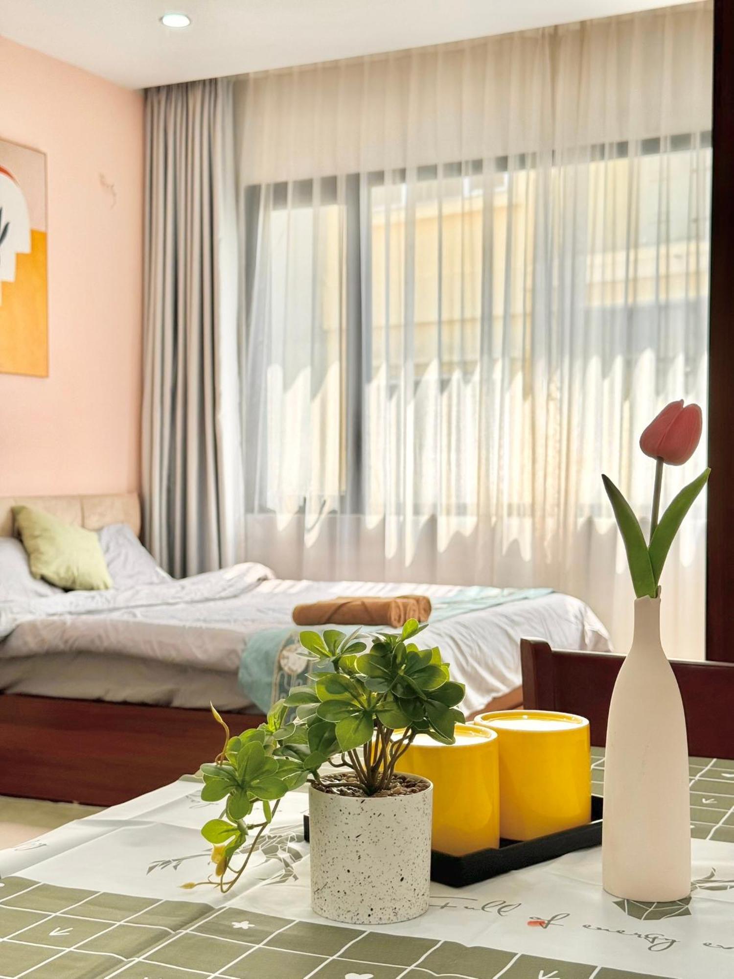 Modern & Comfy Apartment Ханой Екстериор снимка